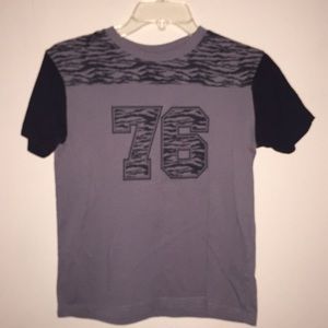 Black & Gray Casual Tee by LR Scoop